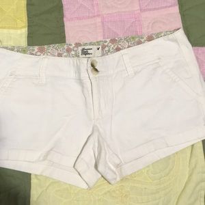 American Eagle twill shorties